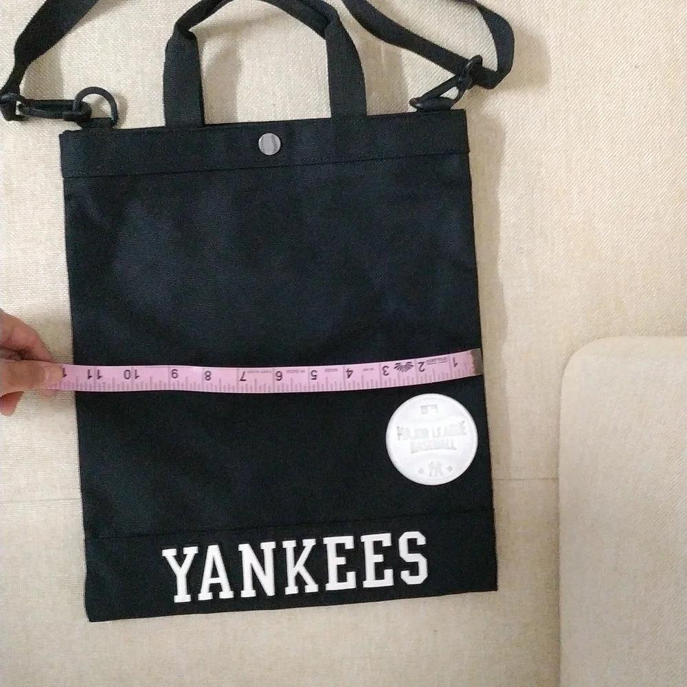 MLB Nylon Crossbody Tote bag - Picture 15 of 17